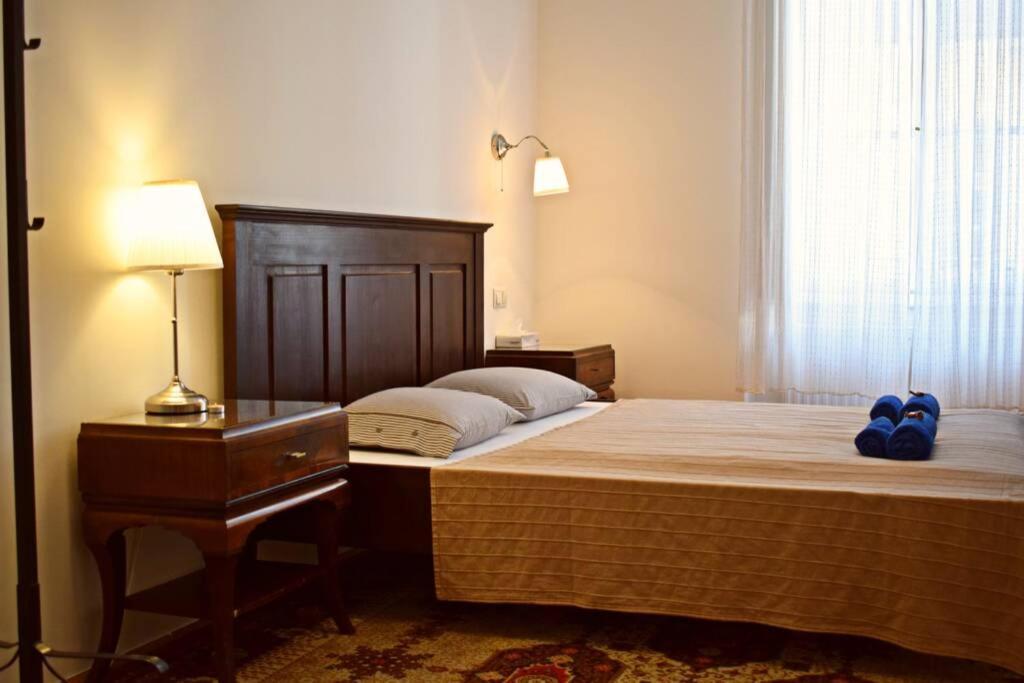 Central Budapest Apartment In Historical Building With Free Private Parking Eksteriør bilde