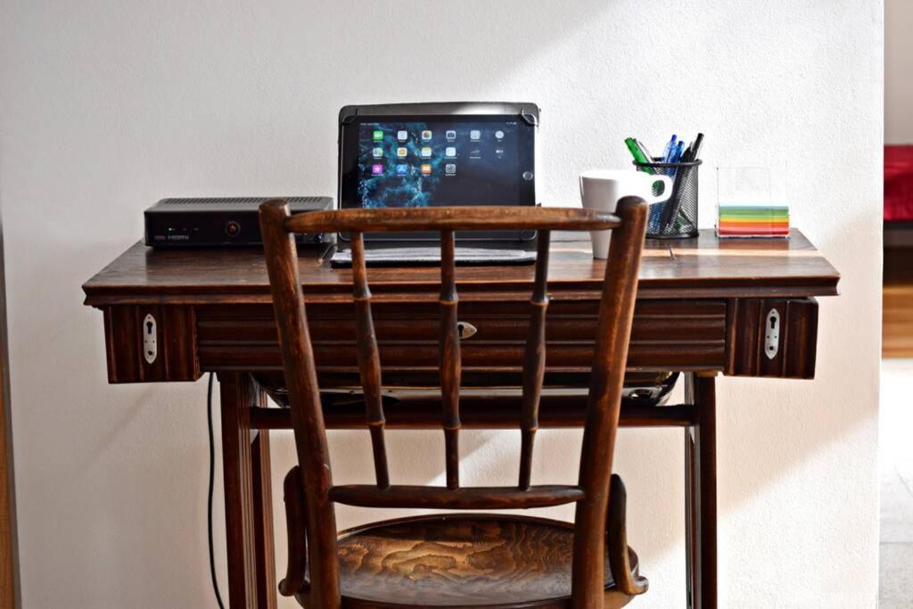 Central Budapest Apartment In Historical Building With Free Private Parking Eksteriør bilde