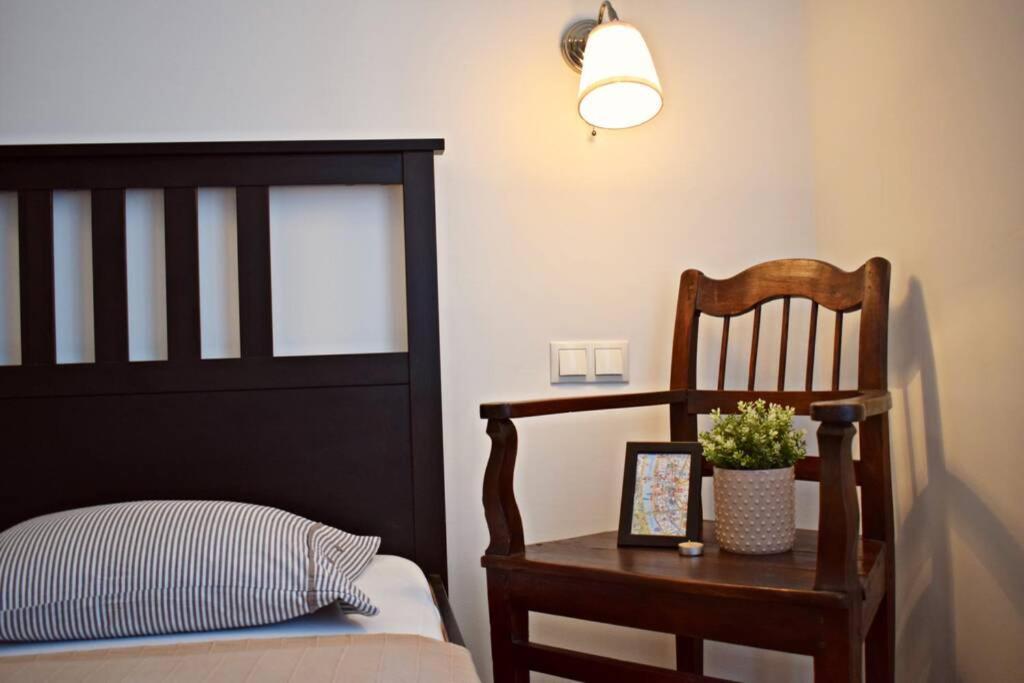 Central Budapest Apartment In Historical Building With Free Private Parking Eksteriør bilde