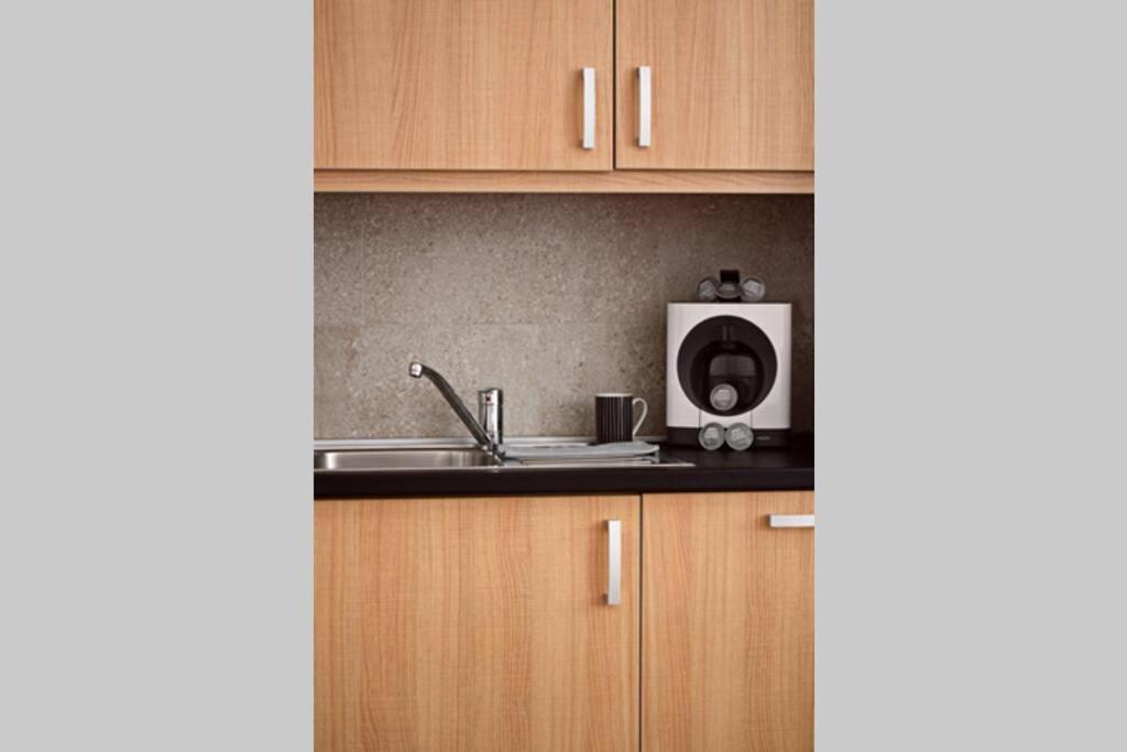 Central Budapest Apartment In Historical Building With Free Private Parking Eksteriør bilde