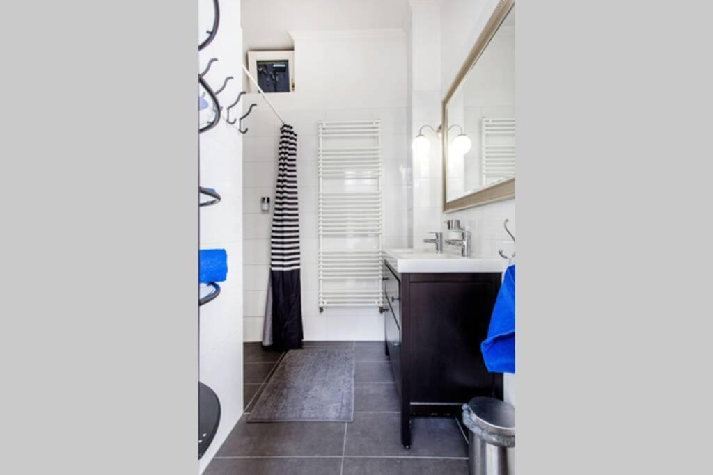Central Budapest Apartment In Historical Building With Free Private Parking Eksteriør bilde